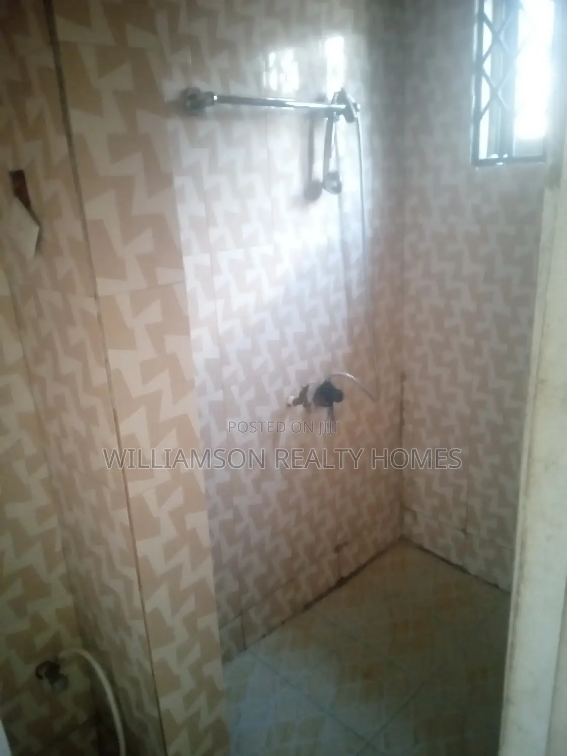 1bdrm Apartment in Community 18, Spintex for rent
