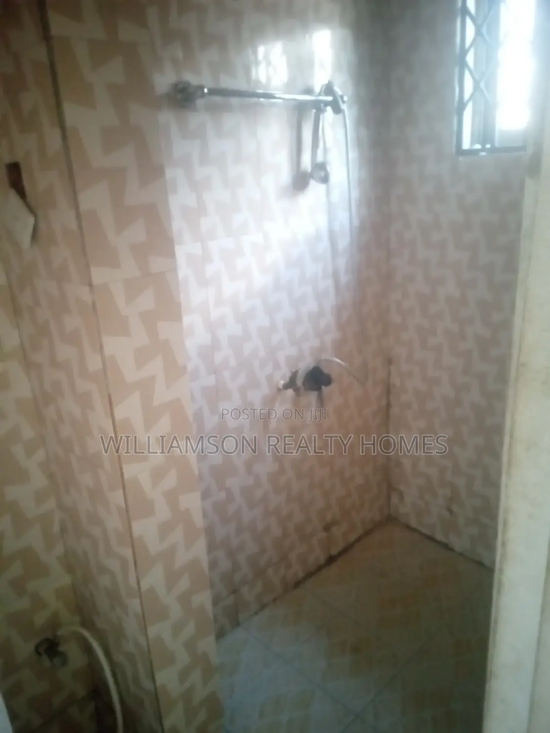1bdrm Apartment in Community 18, Spintex for rent