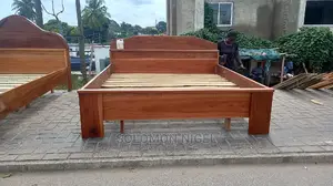 Red Wood Queen Size Bed Frame, 72"×75"
