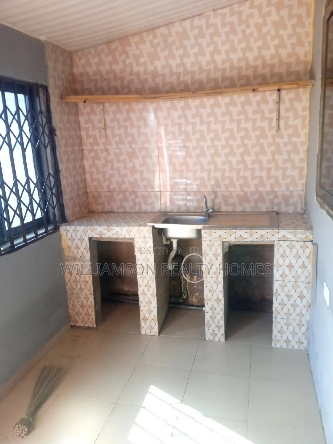 1bdrm Apartment in Community 18, Spintex for rent