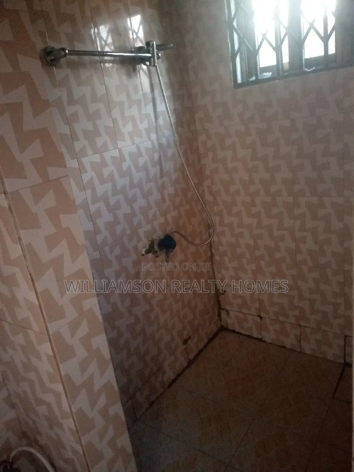1bdrm Apartment in Community 18, Spintex for rent