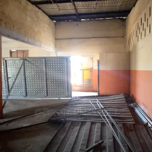 450 Warehouse at Grahics Road
