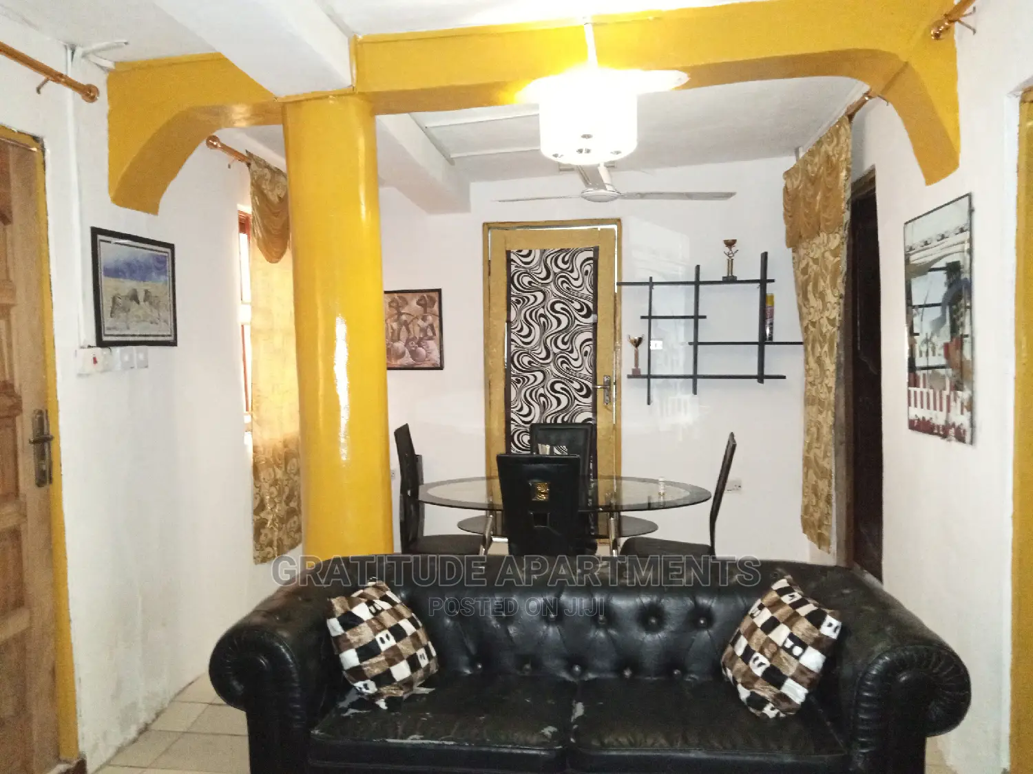 Gratitude:2bdrm Classic Golden Family Suite: Ghc700Per Day -4 Guests