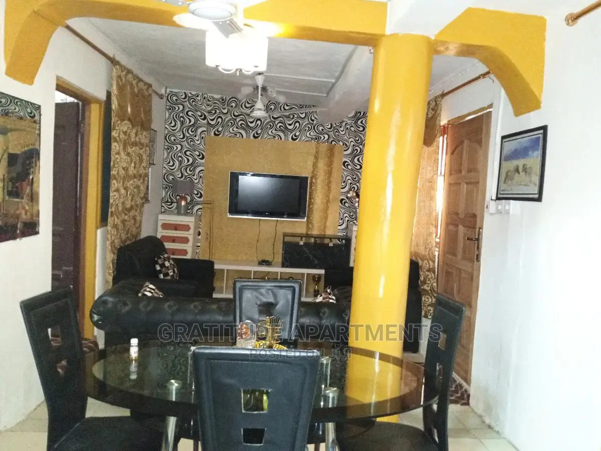 Gratitude:2bdrm Classic Golden Family Suite: Ghc700Per Day -4 Guests