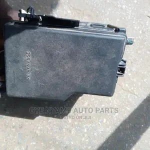 Toyota VENZA Engine Fuseboard