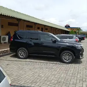 Car Rentals Landcruisers Prado's for Rent in Greater Accra