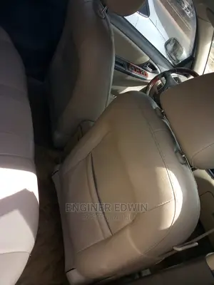 Toyota Yaris Base Sedan 4dr 2010 Silver