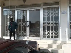 Big Spacious Shop at Osu for Rent