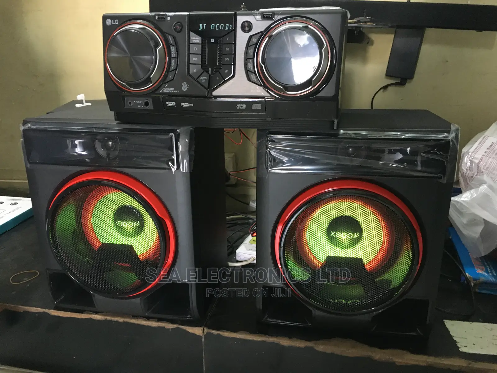Lg Cl65 950w, Mini Audio, Multi Color Lighting,