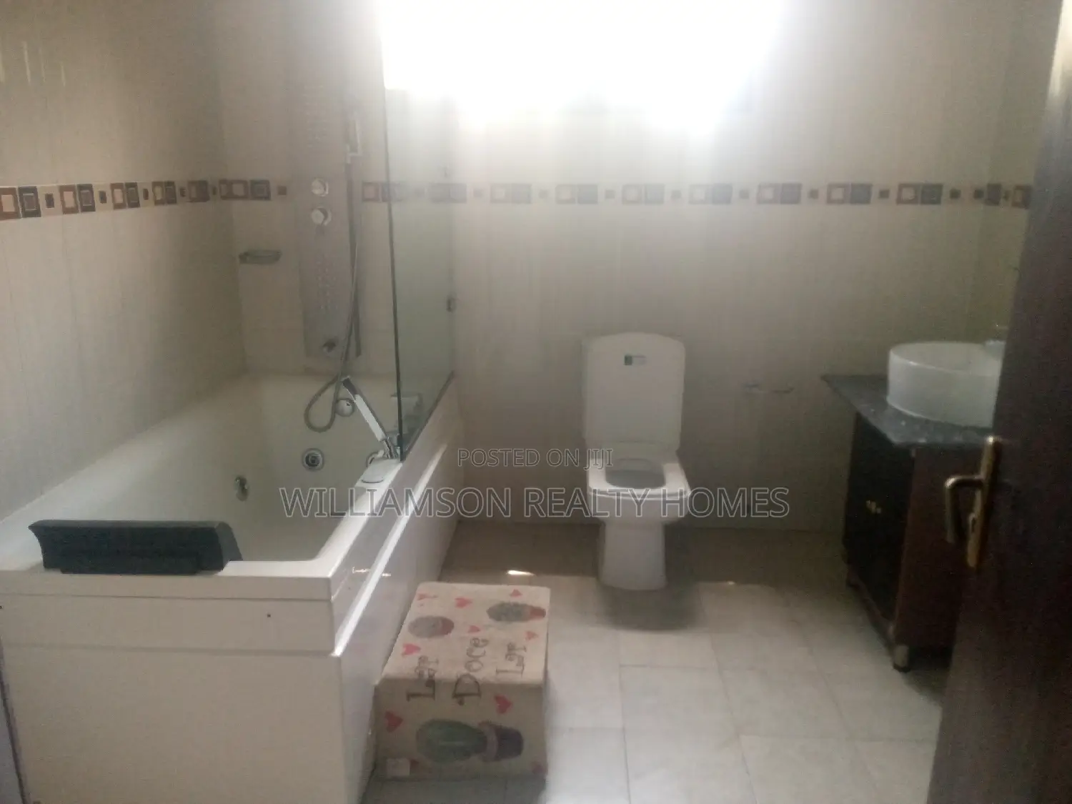 5bdrm House in Hfc Estate, Spintex for rent