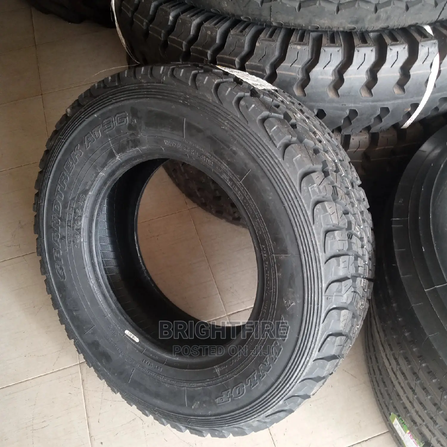 Dunlop 245/70r16