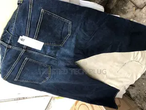 Straight Easy Denim Jeans Waist 32 and Length 32