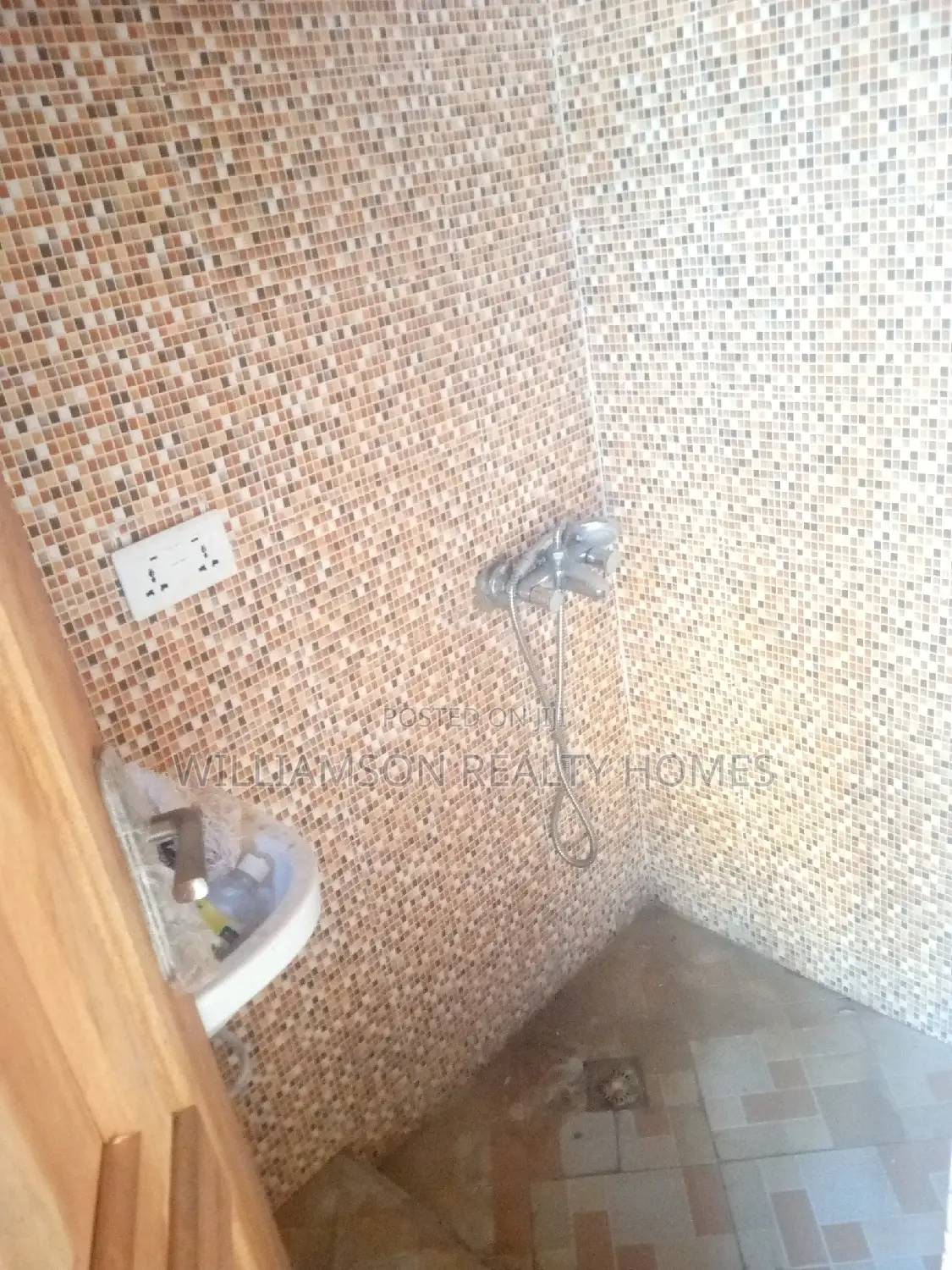1bdrm Apartment in Hfc Estate, Spintex for rent