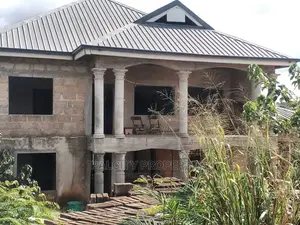 6bdrm House in Santasi, Kumasi Metropolitan for sale