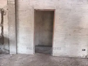 6bdrm House in Santasi, Kumasi Metropolitan for sale