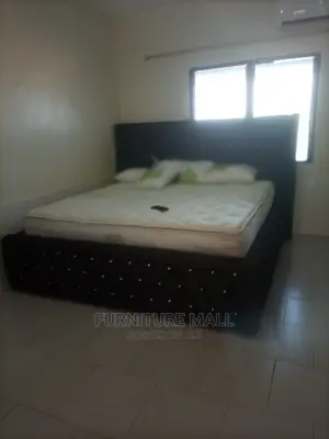 Exclusive Kings Bed With Comfortable Mattress . Free