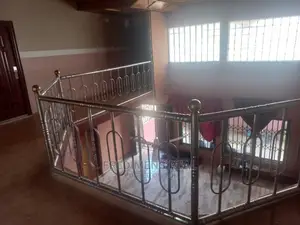 8bdrm House in Apatrapa For Sale, Kumasi Metropolitan for sale