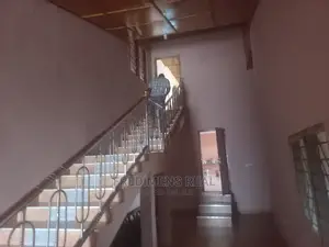 8bdrm House in Apatrapa For Sale, Kumasi Metropolitan for sale