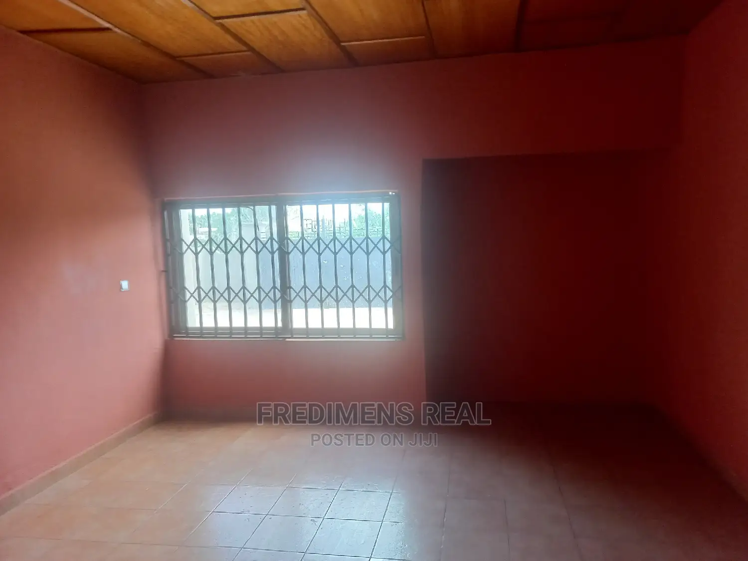 8bdrm House in Apatrapa For Sale, Kumasi Metropolitan for sale