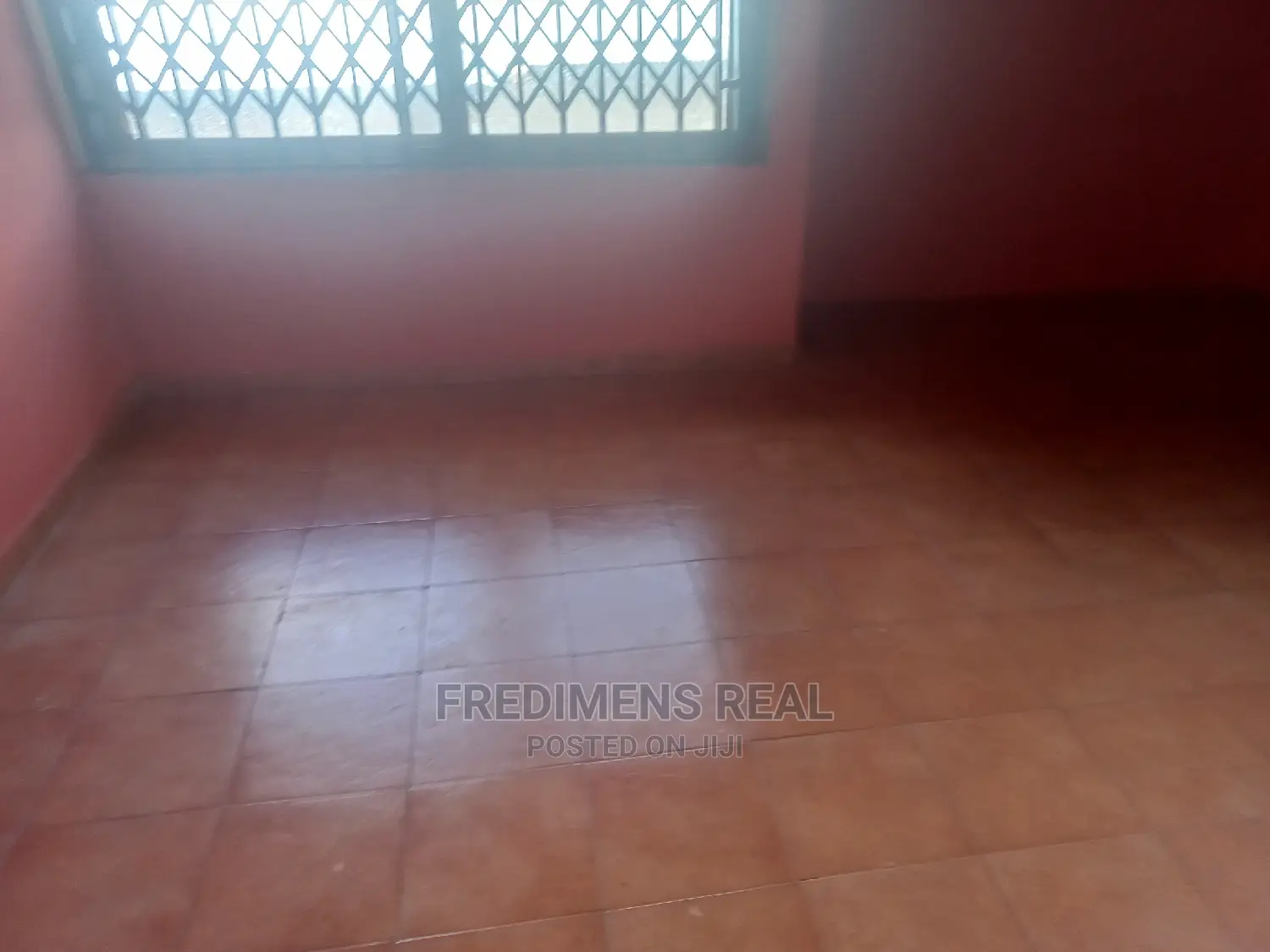 8bdrm House in Apatrapa For Sale, Kumasi Metropolitan for sale