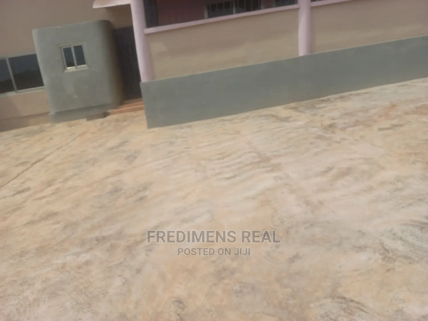 8bdrm House in Apatrapa For Sale, Kumasi Metropolitan for sale