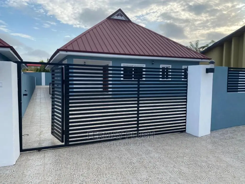 3bdrm House in Fermay Plush, Accra Metropolitan for sale