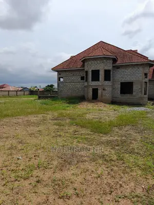 5bdrm Mansion in Amasaman, Accra Metropolitan for sale