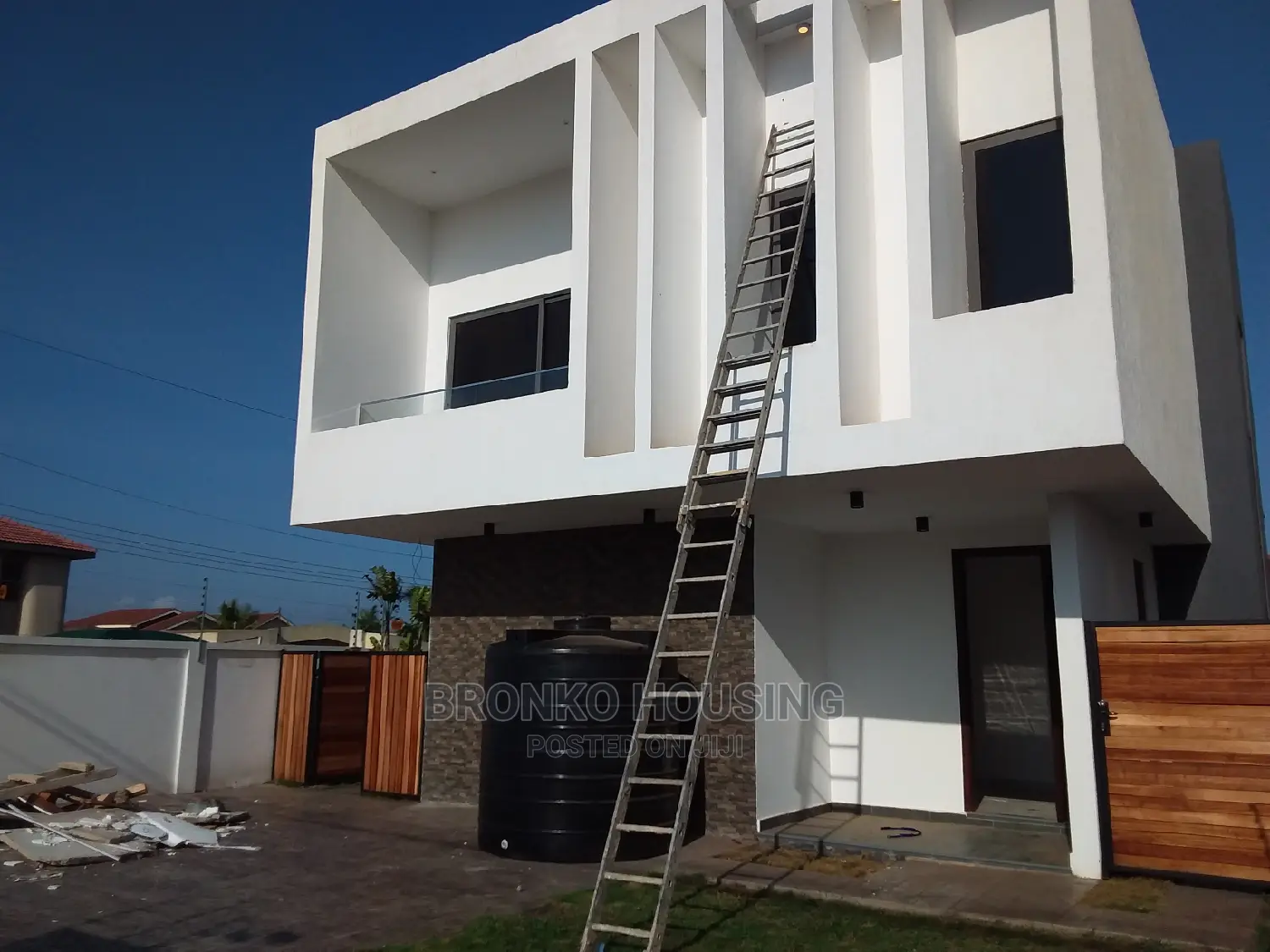 3bdrm House in Bronko Housing, Spintex for rent