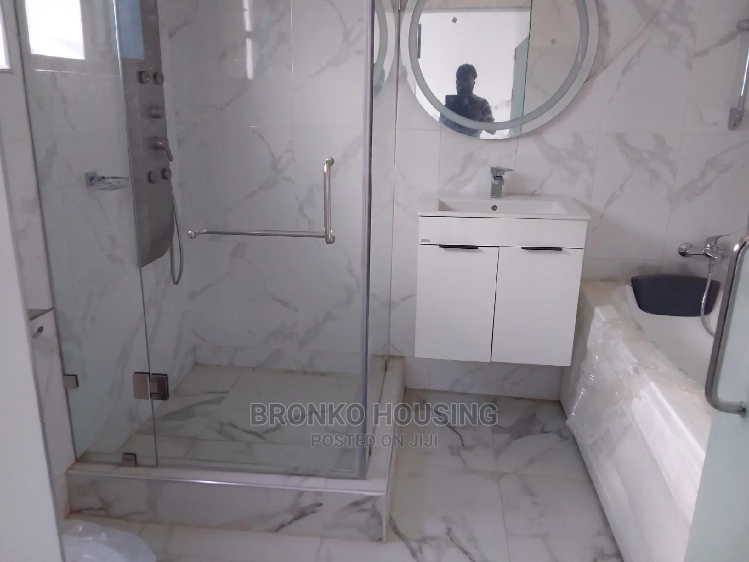 3bdrm House in Bronko Housing, Spintex for rent