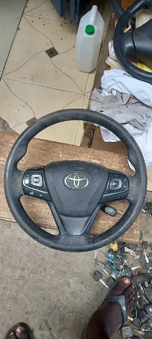 Toyota Camry/Corolla Complet STEERING WHEEL in Stock