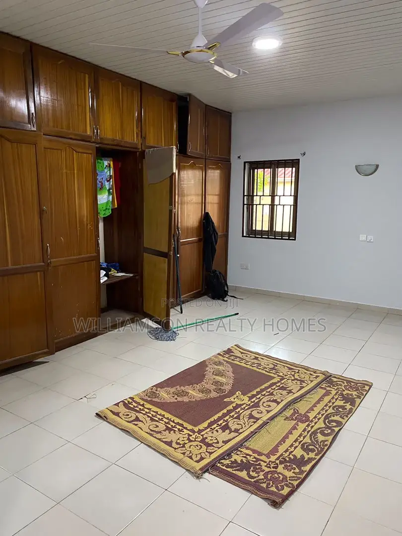 3bdrm House in Hfc Estate, Spintex for rent