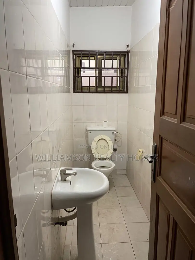 3bdrm House in Hfc Estate, Spintex for rent