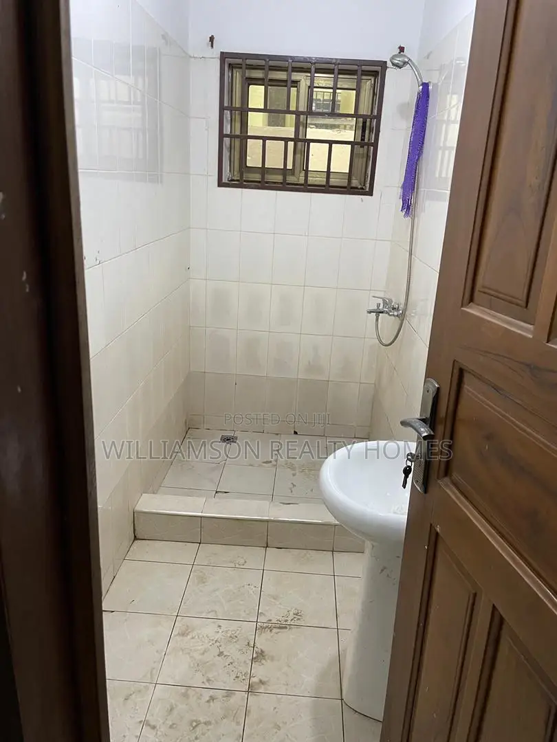 3bdrm House in Hfc Estate, Spintex for rent