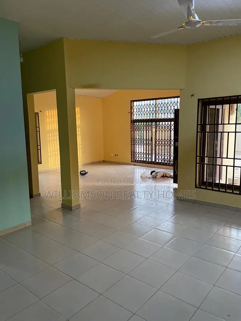 3bdrm House in Hfc Estate, Spintex for rent