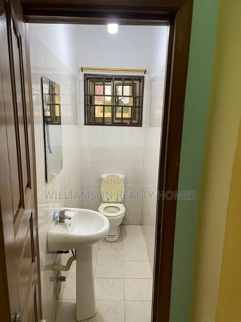 3bdrm House in Hfc Estate, Spintex for rent