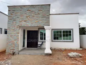 3bdrm House in Devtraco Estate, Spintex for sale