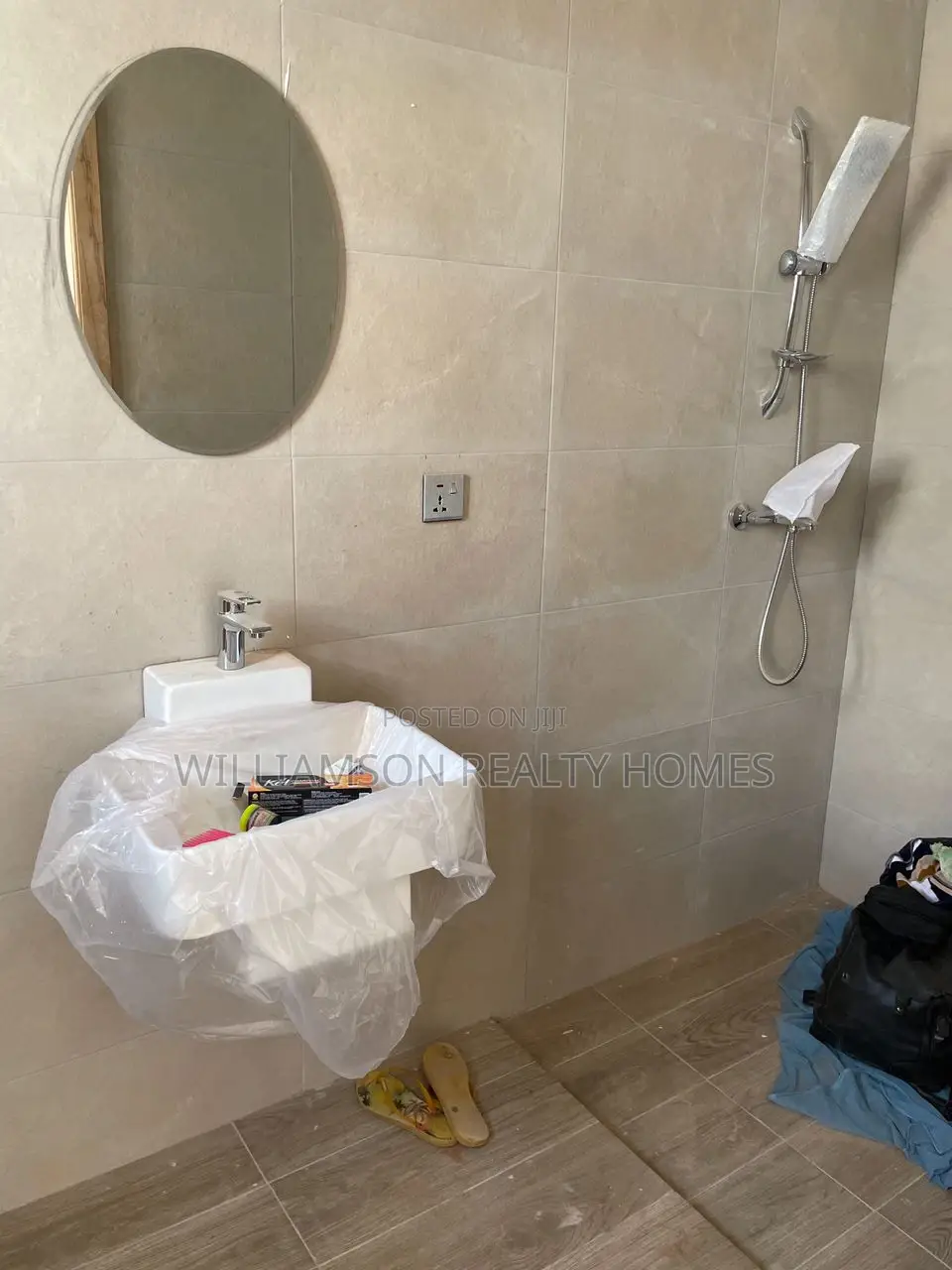 3bdrm House in Sarkumonor Estate, Spintex for sale