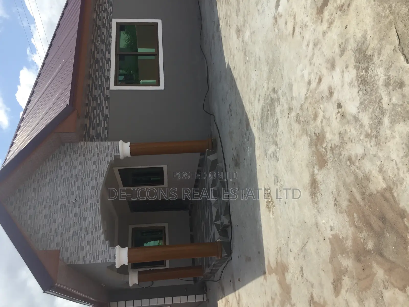 3bdrm House in De-Icons Real, Awutu Senya East Municipal for sale