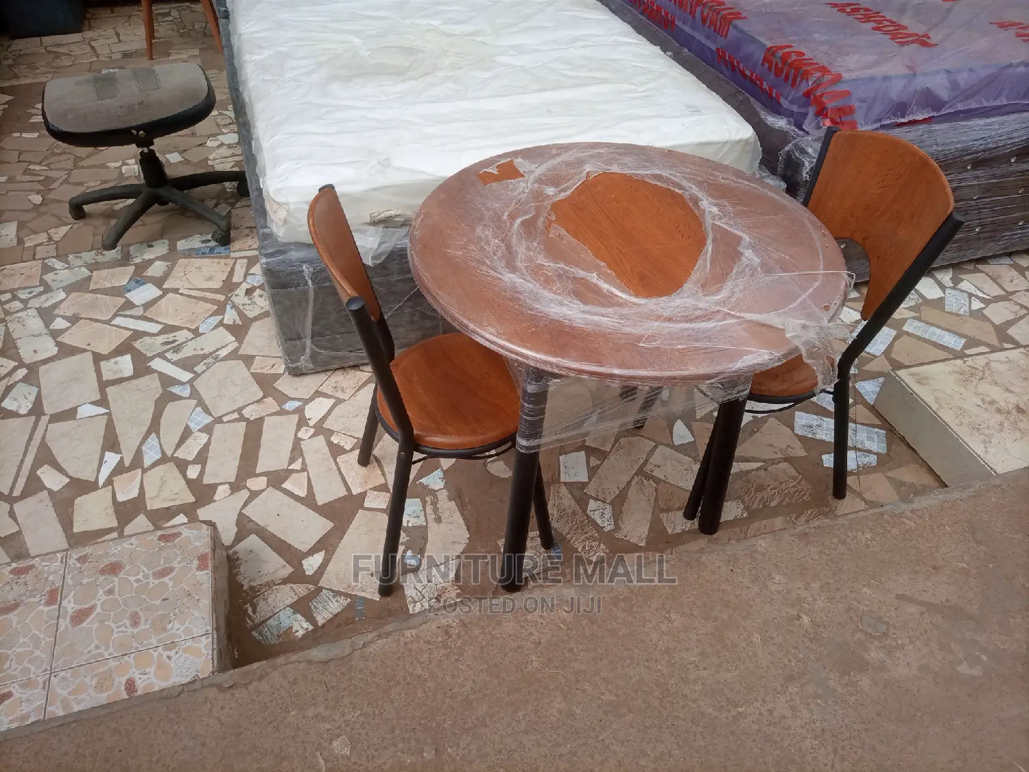 Dinning Set . Free Delivery