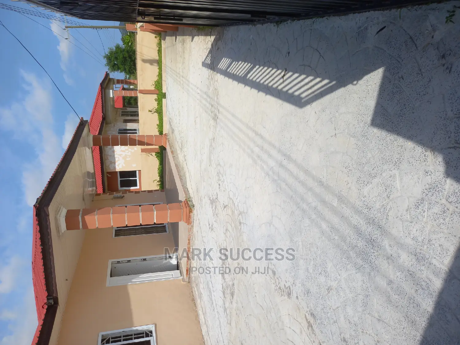 3bdrm House in 3 Bedrooms Detached for Sale