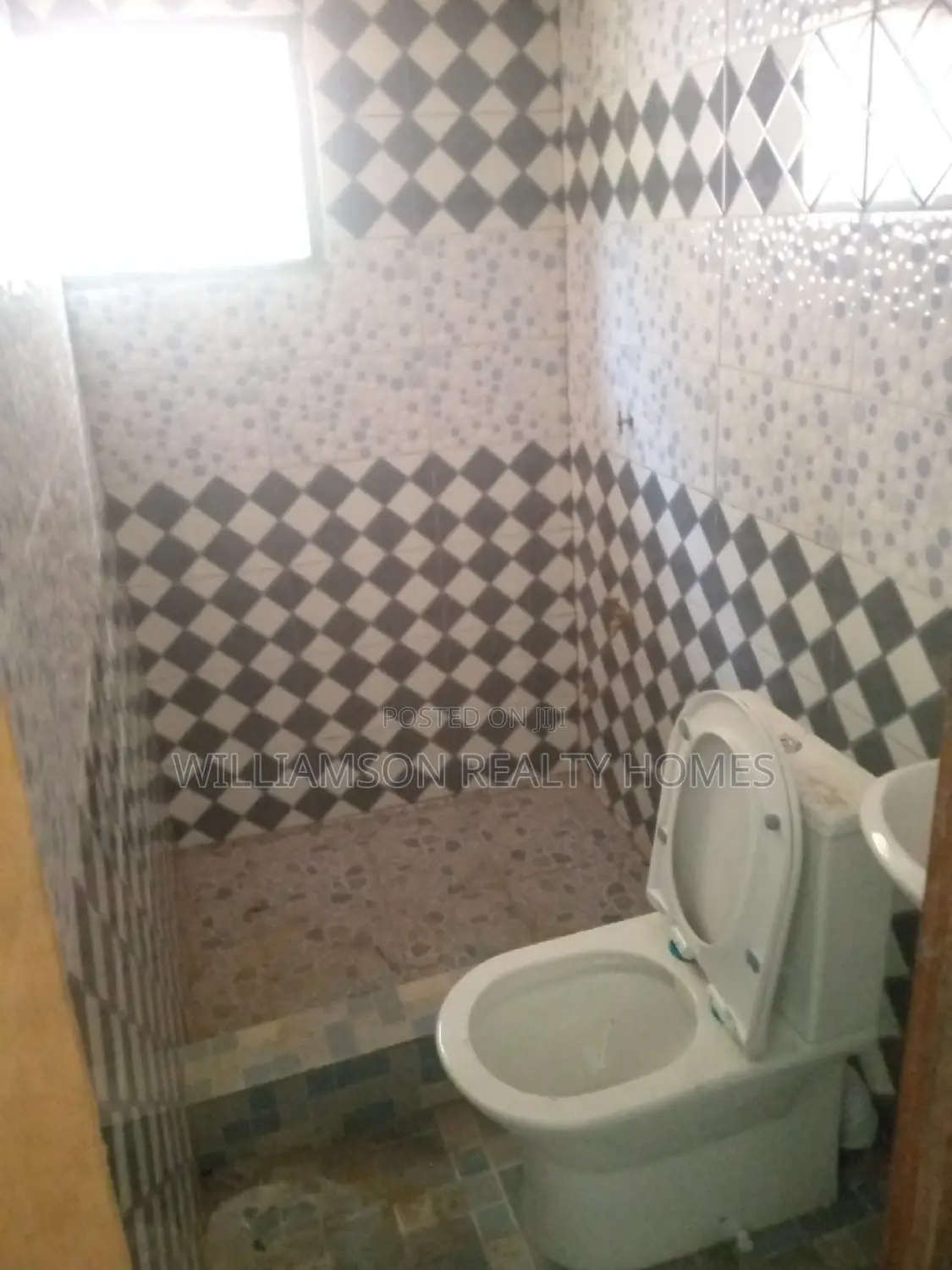 1bdrm Apartment in Community 18, Spintex for rent