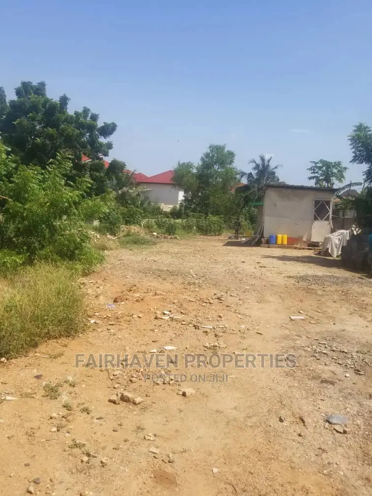 1 1⁄2plot of Land for Sale at Palace Mall