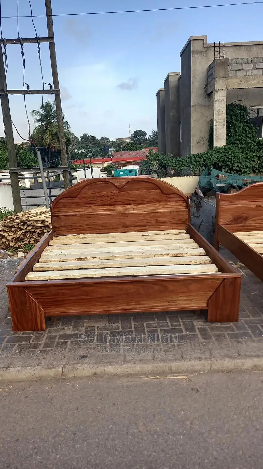 Wooden Queen Size Bed Frame. 72"×75"