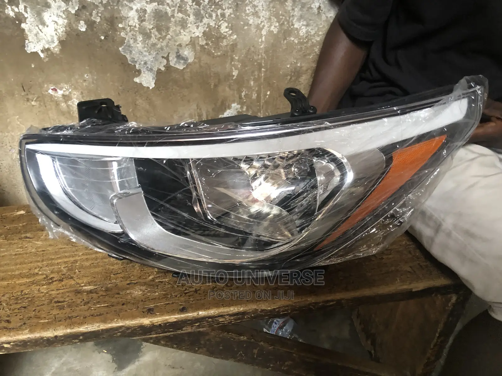 Hyundai Accent 2012 Headlight Available