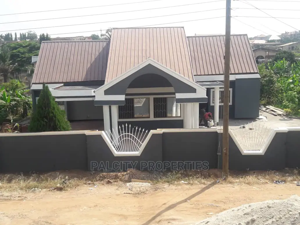 4bdrm House in Tuc, Kumasi Metropolitan for sale