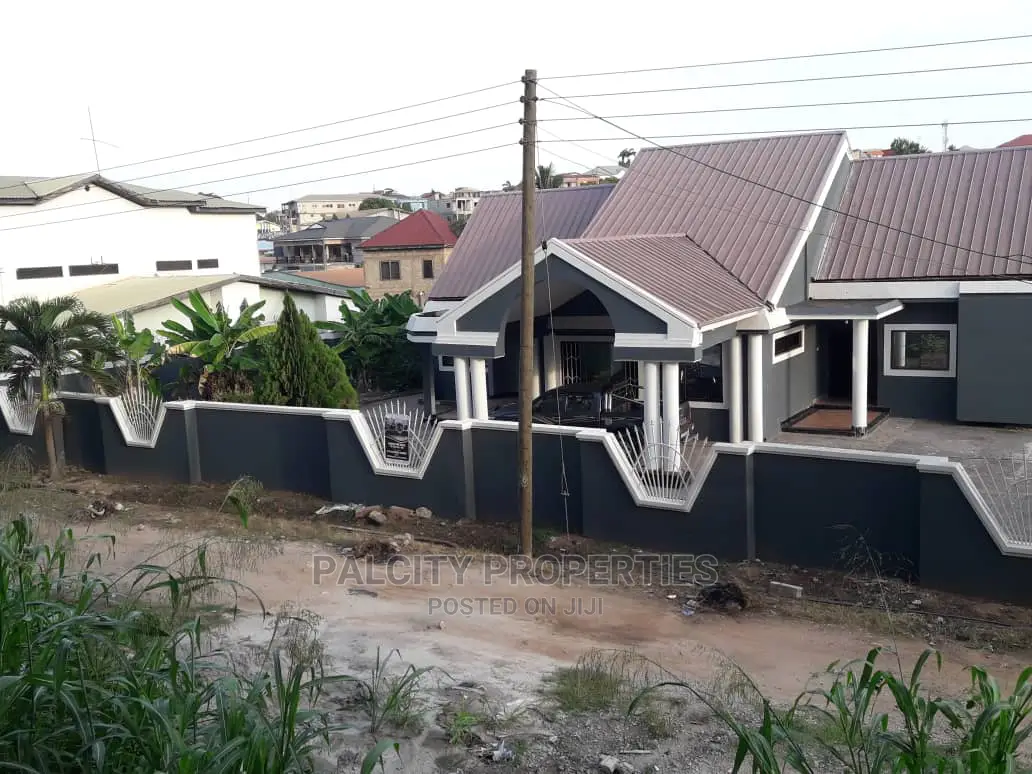 4bdrm House in Tuc, Kumasi Metropolitan for sale