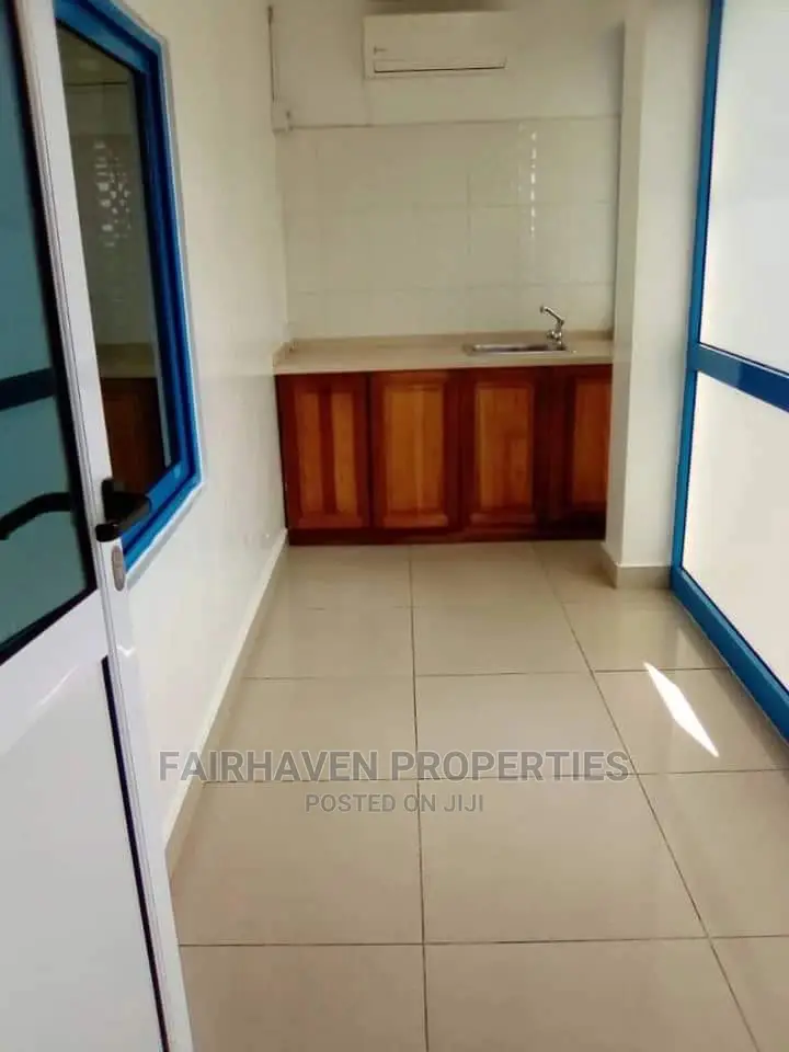Office Building for Rent at North Ridge (Banking Hall)