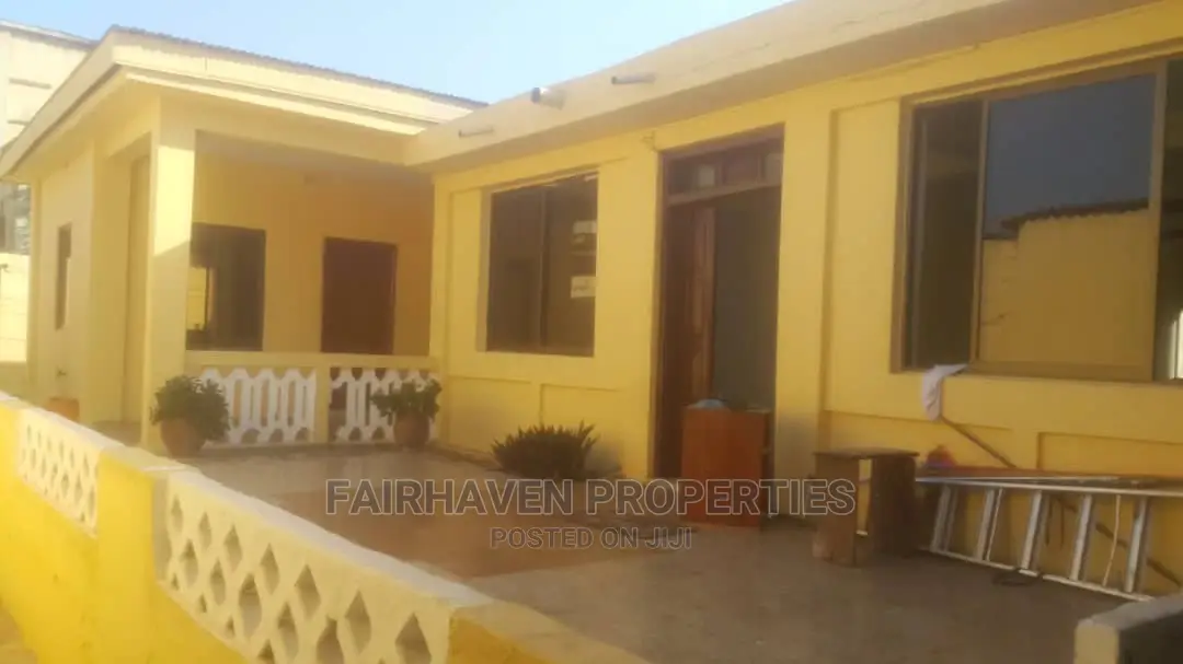 Building for Rent at Adabraka (Suitable 4 Clinic,Residence)