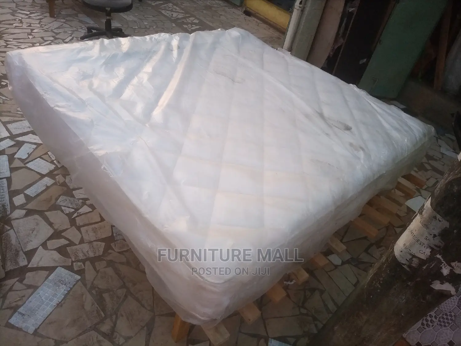 Elegant King Size Matyress Available as Seen. F Deliv