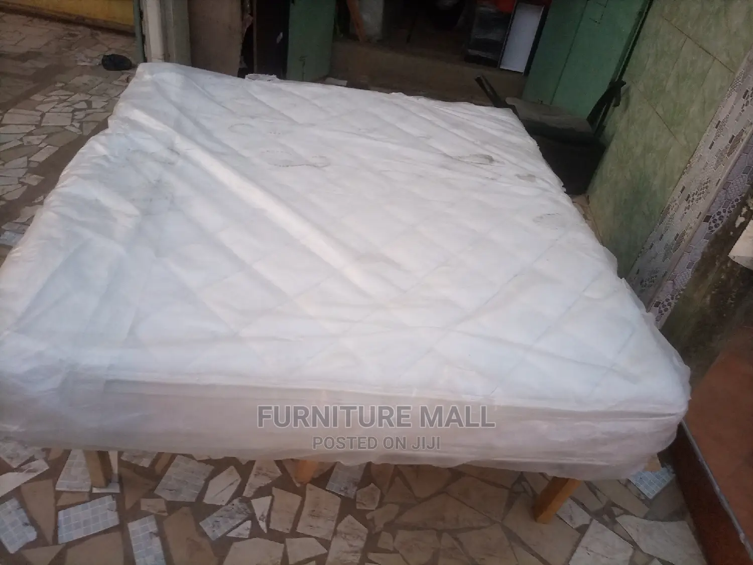 Elegant King Size Matyress Available as Seen. F Deliv